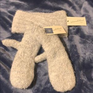 Head Wrap and Mitten Set